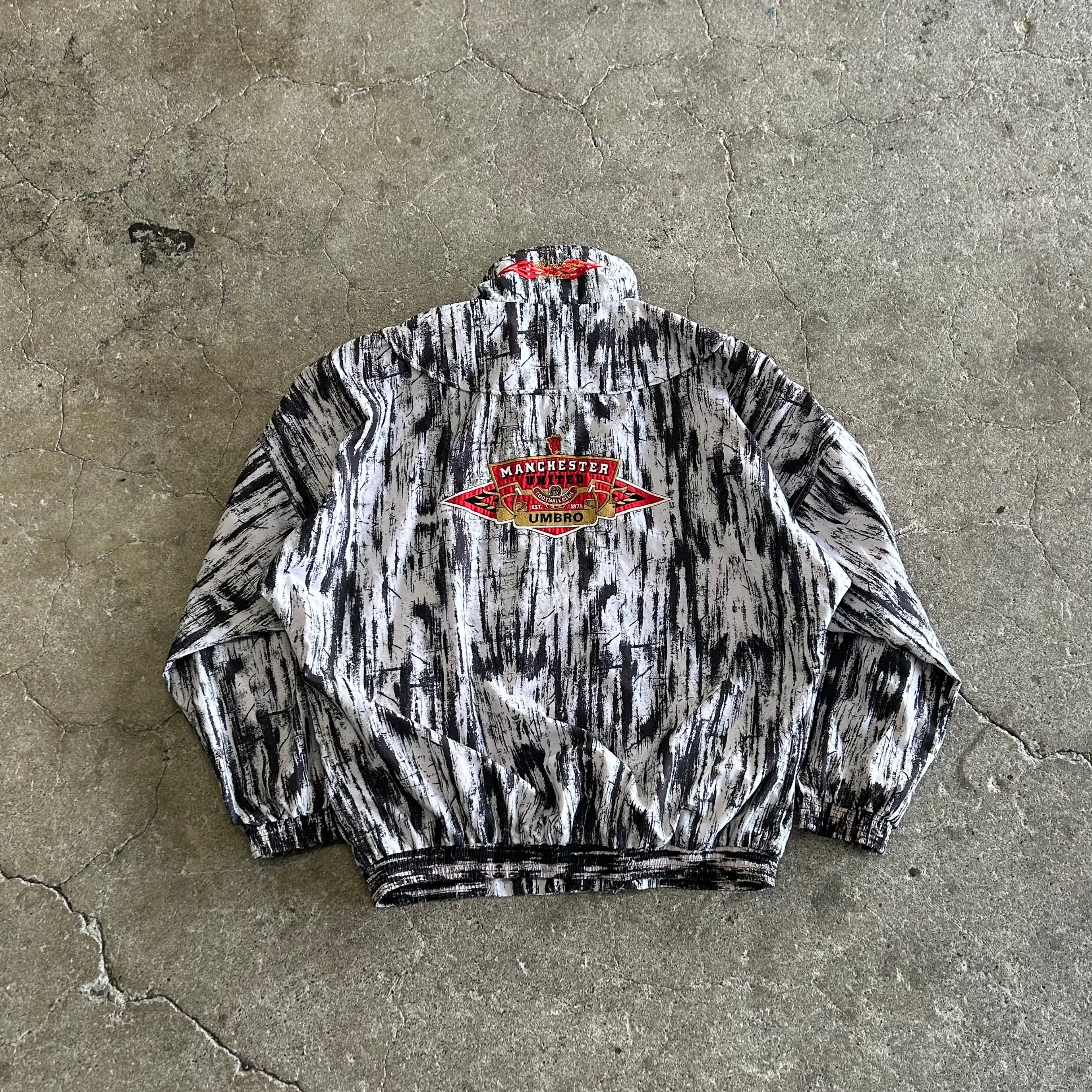 レア00s/アンブロ　UMBRO　マンテェスターユナイテッド ナイジャケ　L 古着 90's UMBRO/ アンブロ/ ナイロンジャケット/ 総柄