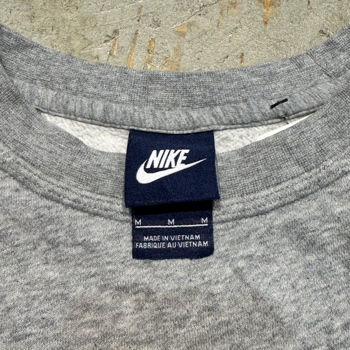 古着 NIKE/ ナイキ/ クルーネックスウェット/ スウォッシュ/ 刺繍/ サイズM