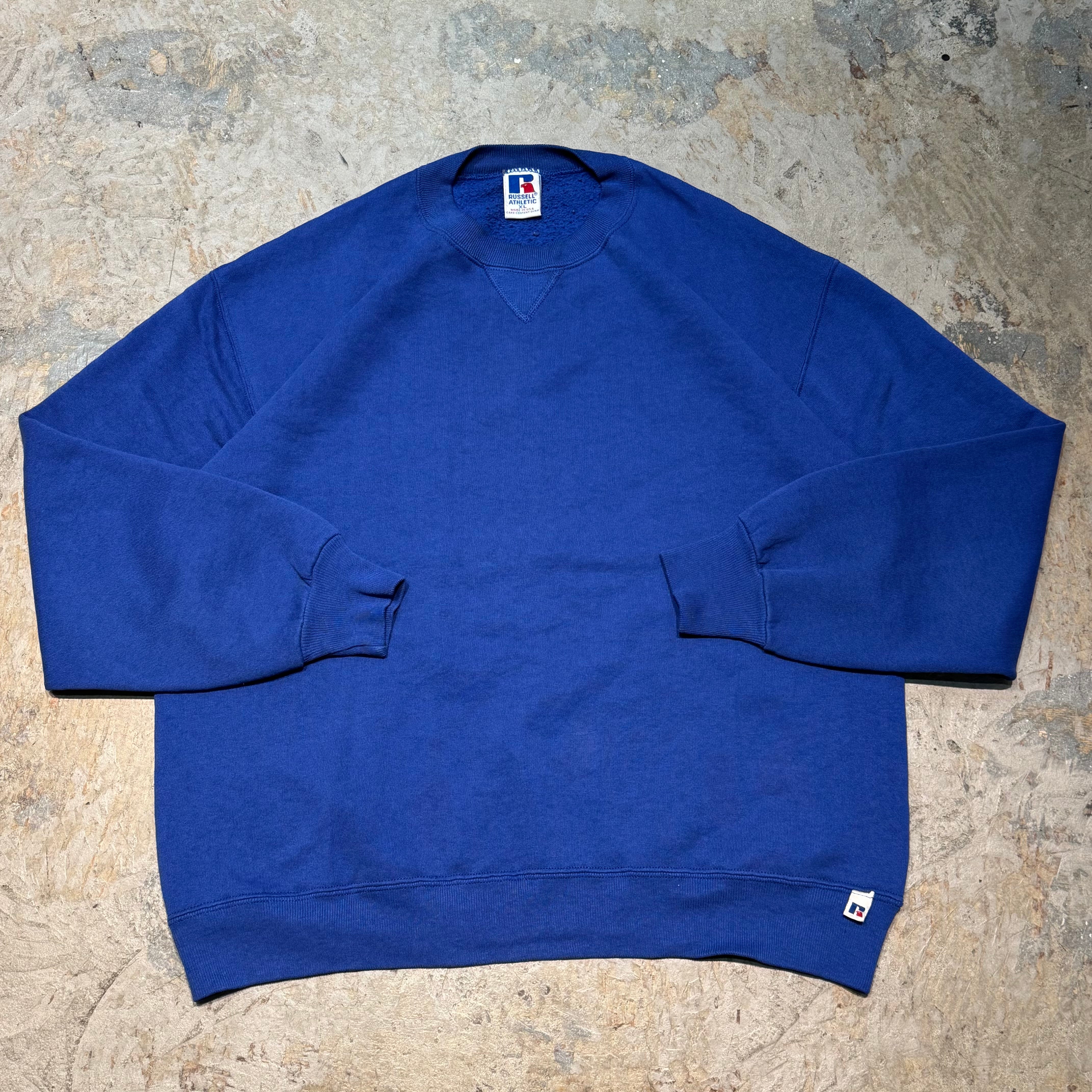 Russell/ラッセル – MUJIN