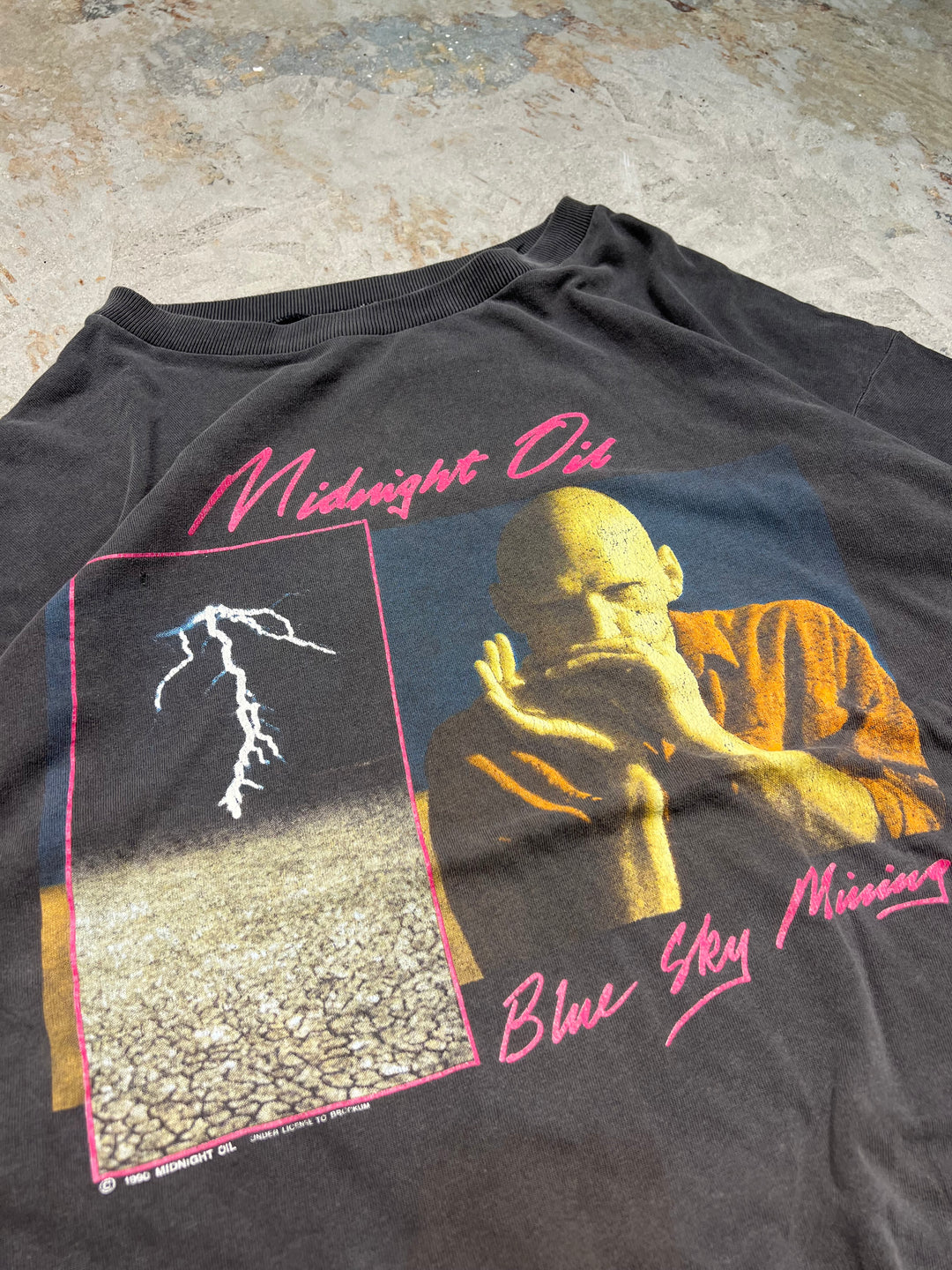 #MA141 古着 USA製 90's ミッドナイト･オイル / Blue Sky Mining / オーストラリア&ニュージーランド ツアー / ヴィンテージ シングルステッチ バンドTシャツ/サイズXL相当