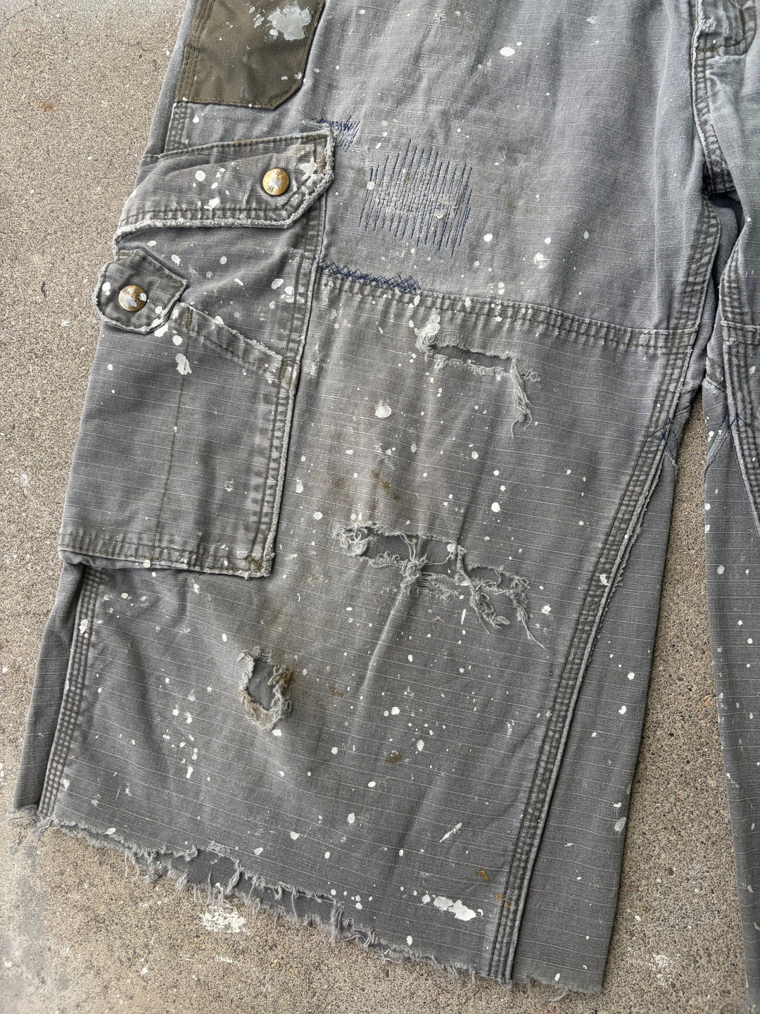 Carhartt Distressed Baggy Cargo Shorts W38