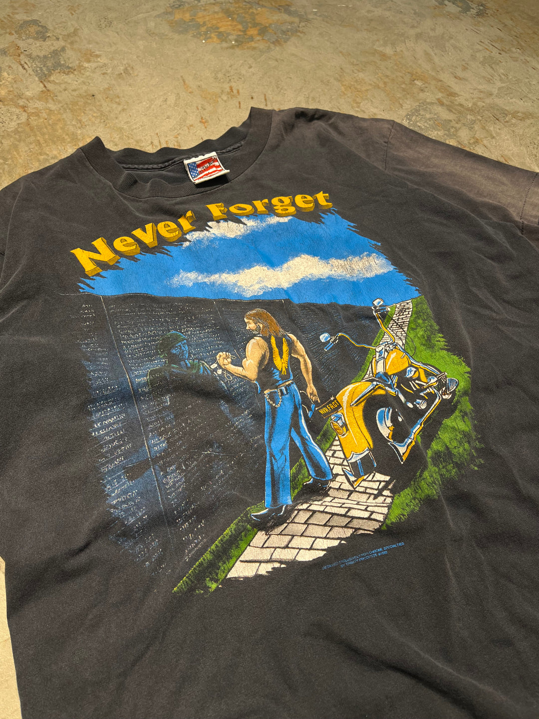 #MA126 古着 USA製 93's Never Forget/バイク/ドックダグ/グラフィック/ヴィンテーシングルステッチ Tシャツ/サイズL
