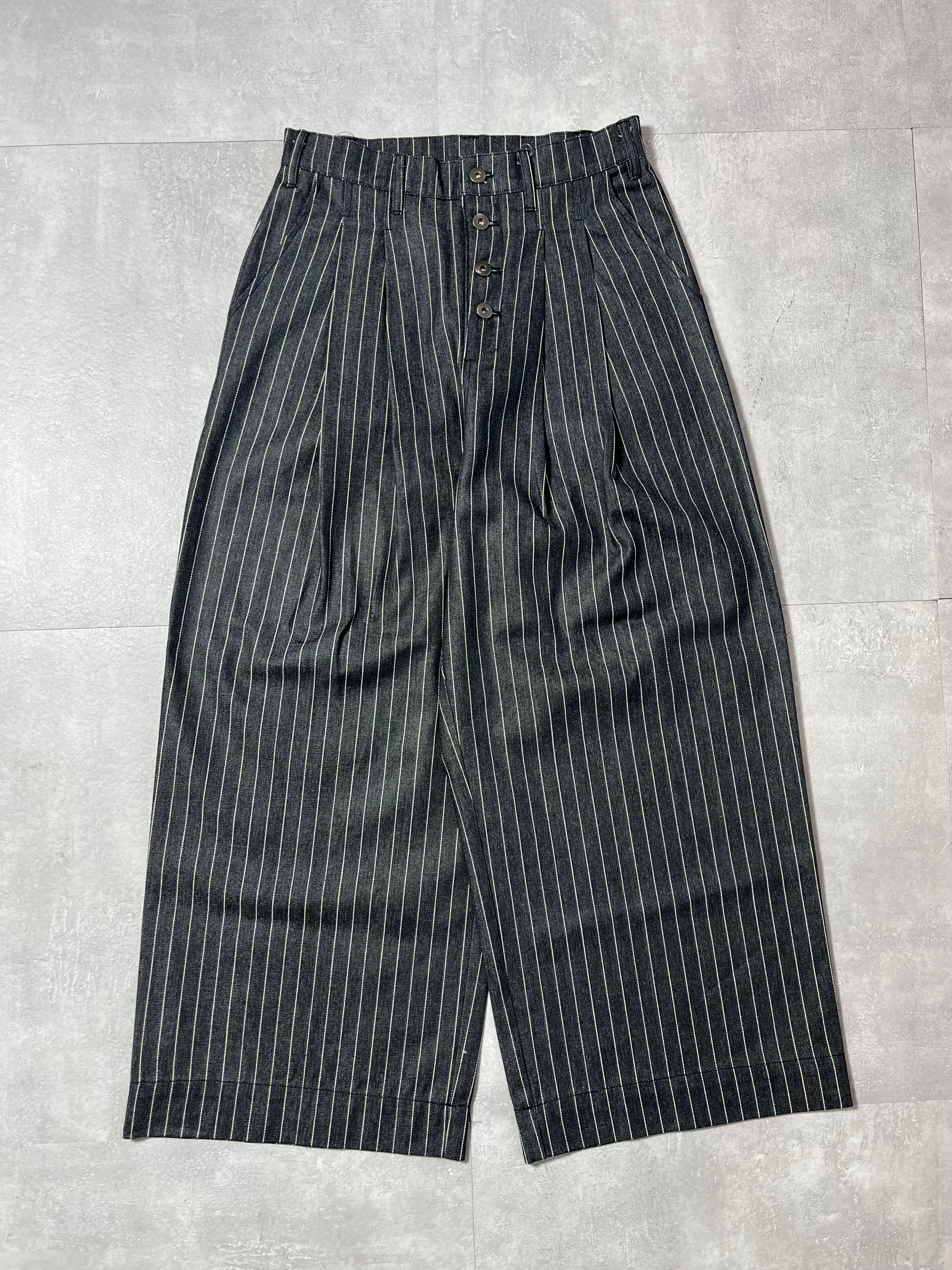 2タックストライプ バギーデニムパンツ – MUJIN